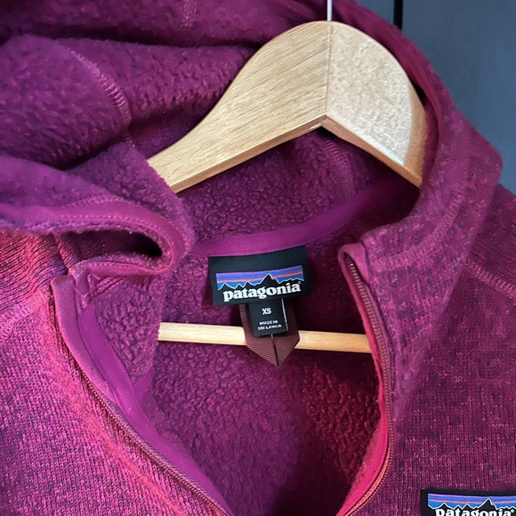 Patagonia women’s zip up sweater. - Picture 3 of 3